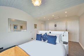 Host Stay Fairview House