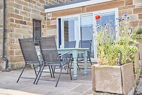 Host Stay Fairview House