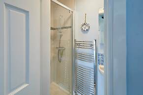 Host Stay Fairview House