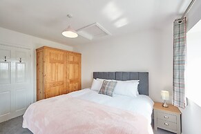 Host Stay Fairview House