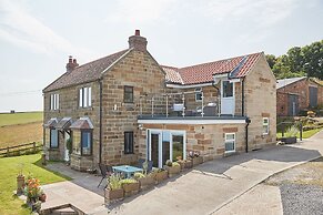 Host Stay Fairview House