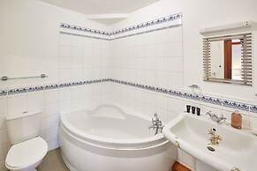 Host Stay The Arches Country House