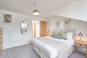 Host Stay Whitby Heights