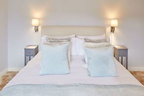 Host Stay Starboard Bow