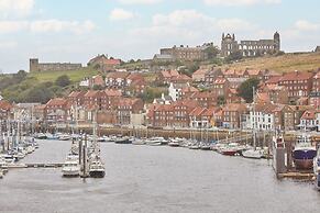 Host Stay Starboard Bow