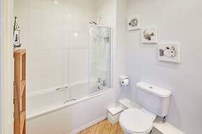 Host Stay Starboard Bow