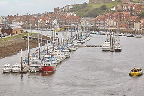 Host Stay Starboard Bow