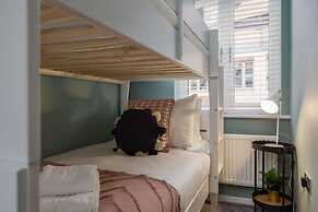 Host Stay Oyster Cottage