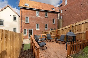 Host Stay Oyster Cottage