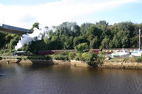 Host Stay Shipwrights Eskape