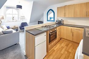 Host Stay The Whitby Pearl