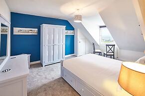 Host Stay The Whitby Pearl