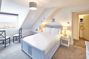 Host Stay The Whitby Pearl
