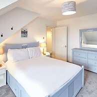 Host Stay The Whitby Pearl