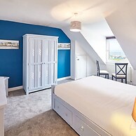 Host Stay The Whitby Pearl