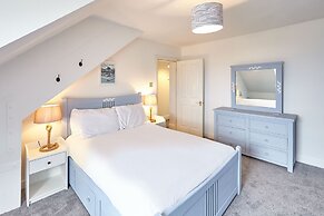 Host Stay The Whitby Pearl