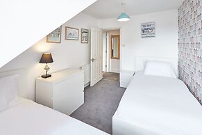Host Stay The Whitby Pearl