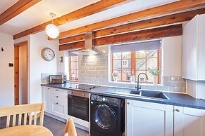 Host Stay Oldcorn Cottage