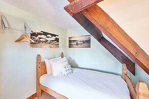 Host Stay Oldcorn Cottage