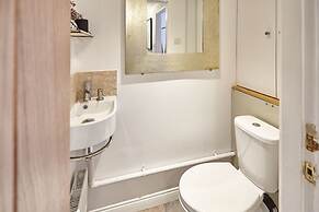 Host Stay Green Willow