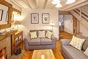 Host Stay Green Willow