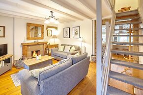 Host Stay Green Willow