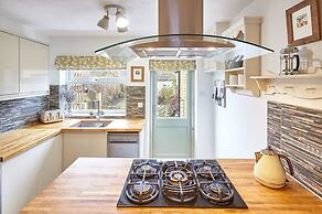 Host Stay Green Willow