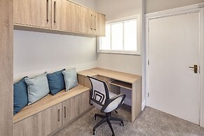 Host Stay Cattersty Hideaway