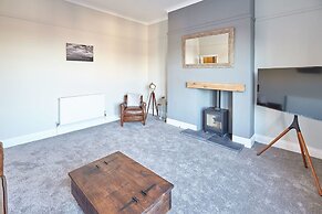 Host Stay Cattersty Hideaway