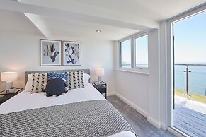 Host Stay Penthouse Pier View