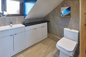 Host Stay Larpool Mews Holiday Home