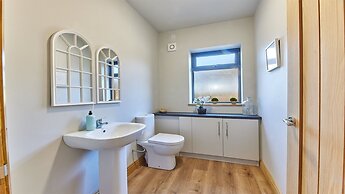 Host Stay The Parlour