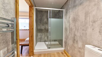 Host Stay The Parlour