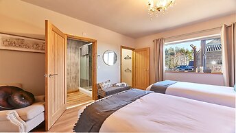 Host Stay The Parlour