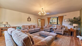 Host Stay The Parlour