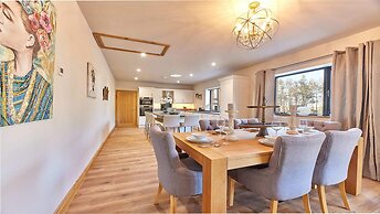 Host Stay The Parlour