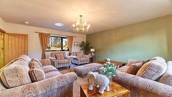 Host Stay The Parlour