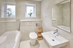 Host Stay 3 Queens Court