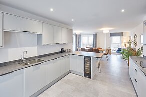 Host Stay 3 Queens Court