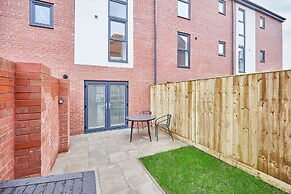 Host Stay 3 Queens Court