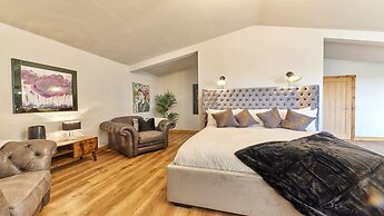 Host Stay The Gathering