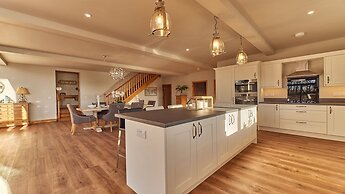 Host Stay The Gathering