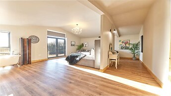 Host Stay The Gathering