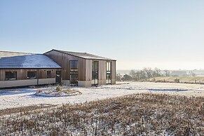 Host Stay The Gathering