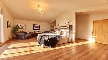 Host Stay The Gathering