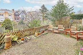 Host Stay The Garden Flat