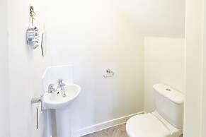 Host Stay Coach House Retreat