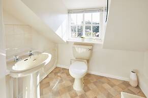 Host Stay Holmlea Cottage