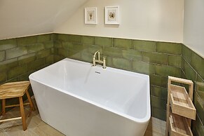 Host Stay The Salt Nook