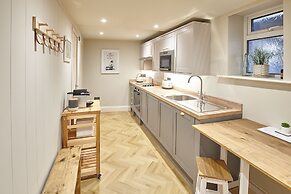 Host Stay The Salt Nook